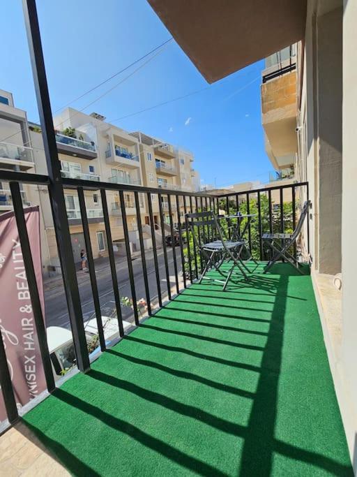 3 Bedroom Apt In Prime Location 5M Away From Beach Is-Swieqi ภายนอก รูปภาพ