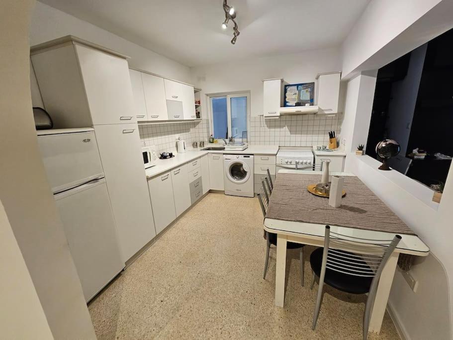 3 Bedroom Apt In Prime Location 5M Away From Beach Is-Swieqi ภายนอก รูปภาพ