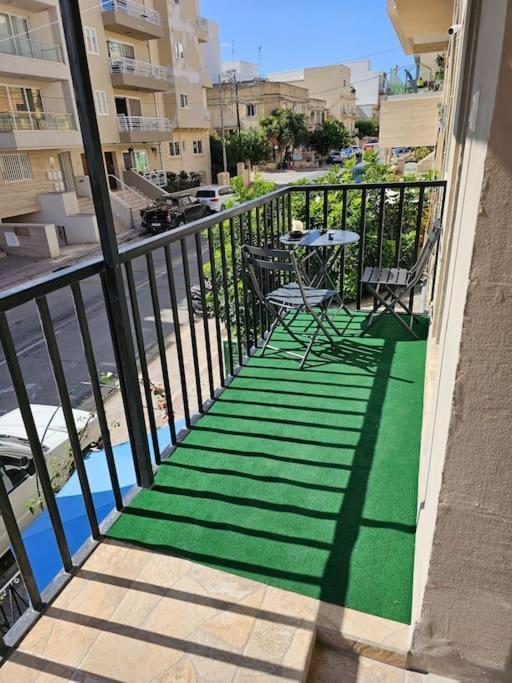 3 Bedroom Apt In Prime Location 5M Away From Beach Is-Swieqi ภายนอก รูปภาพ